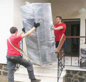 Грузчики и холодильник